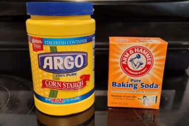 Baking Soda and Vinegar Substitutions VS Cornstarch